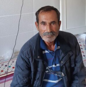 Aydın’ın Germencik ilçesinde yaşayan Güven Güngören (66) yüksek sesle müzik