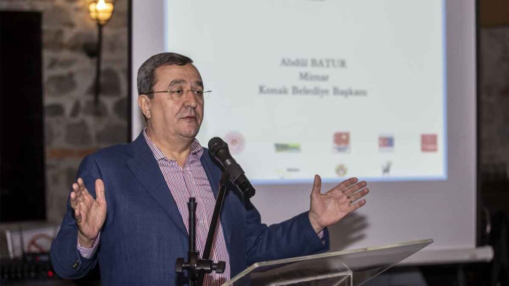 konak-beediye-başkanı-abdül-batur