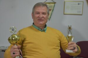 İzmir’de yaşamını tekerlekli sandalyede sürdüren bedensel engelli Osman Ertöz (59) koşu,