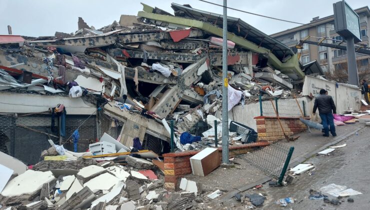 Oğlu ve gelini depremde öldü… Müteahhit damadından şikayetçi olmadı