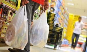 Marketlerdeki alışveriş poşet fiyatları, yurttaşlar tarafından oldukça merak konusu olmaya
