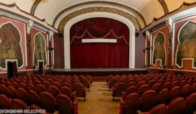 İzmir’de tiyatro zamanı… Şehir tiyatroları oyunları Tarihi Elhamra Sahnesi’nde sahnelenecek