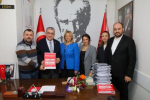 Cumhuriyet Halk Partisi 27. Dönem İzmir Milletvekili Bedri Serter, Karabağlar