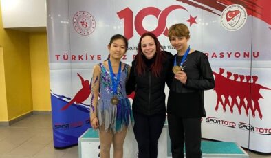 İzmir’in buz pateni sporcuları madalyalarla döndü