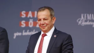 Bolu Belediye Başkanı Tanju Özcan, CHP Parti Meclisi toplantısında kendisinin