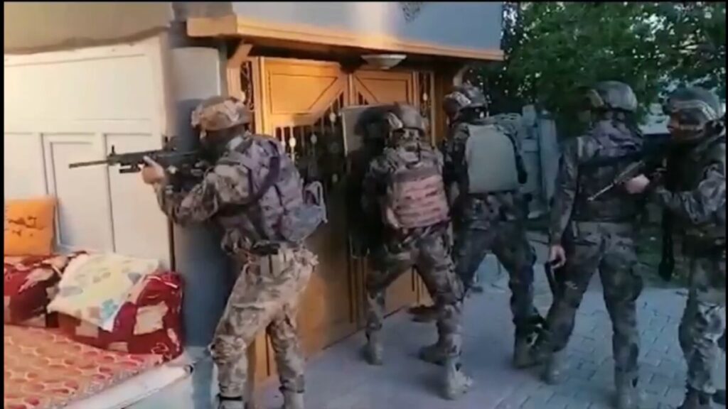 Bakan Yerlikaya duyurdu: Terör örgütüne 32 ilde operasyon, 208 gözaltı