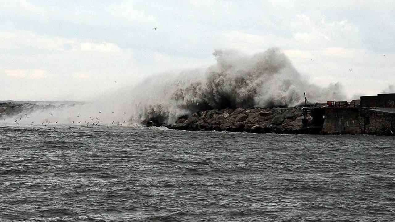 Olası büyük Marmara depremi sonrası tsunami gerçeği: Uzman, ”olasılık mevcut” dedi BBC Türkçe’ye konuşan Boğaziçi Üniversitesi Kandilli Rasathanesi ve Deprem Araştırma Enstitüsü