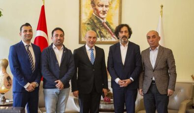 Başkan Soyer’e destek artıyor: “İzmir olarak bir ebru topluluğuyuz”