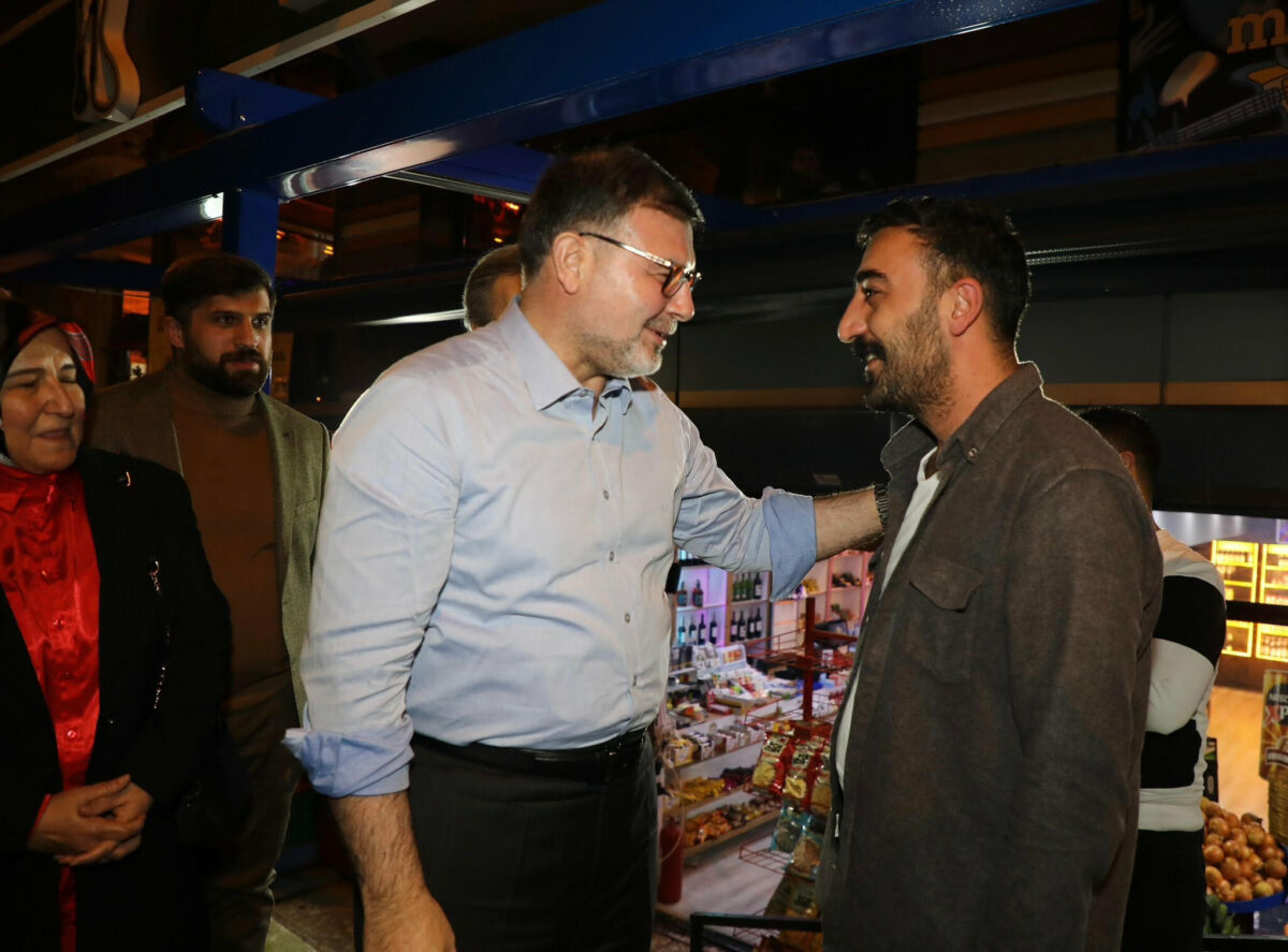 AK Parti İzmir İl Başkanı Bilal Saygılı, Buca esnafını ziyaret