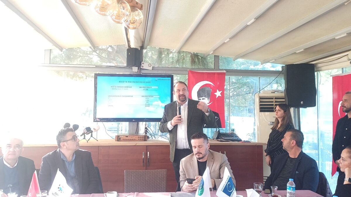 Utku Gümrükçü’den 4.5 yıl değerlendirmesi ve belediyenin borç karnesi açıklaması Görev süresini değerlendiren Çiğli Belediye Başkanı Utku Gümrükçü, görev süresindeki