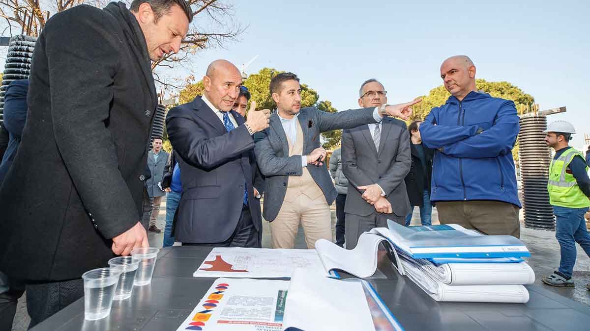 İzmir Büyükşehir Belediye Başkanı Tunç Soyer, şehrin ve ülkenin kültürel