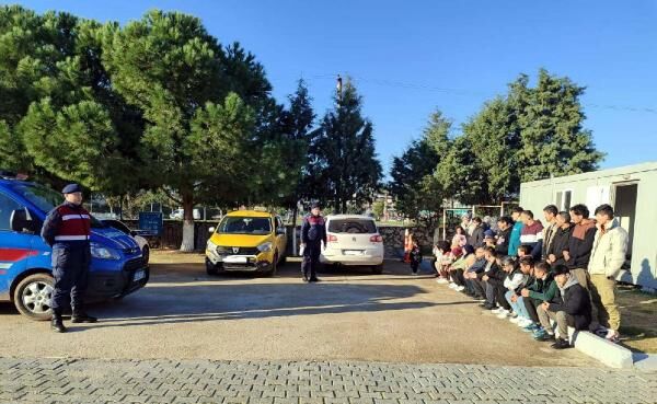 Aydın’da göçmen operasyonu: 37 kaçak göçmen ve 4 organizatör şüphelisi yakalandı