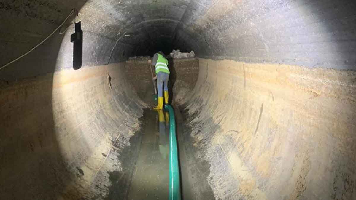 İZSU Genel Müdürlüğü, kent genelindeki atık suların toplanmasını sağlayan Büyük