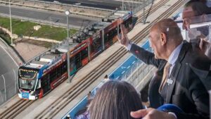 İzmir Büyükşehir Belediye Başkanı Tunç Soyer, sürpriz bir kararla Çiğli