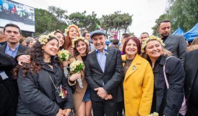 Karaburun’un festivali 6. kez başladı | Başkan Soyer: “Akdeniz’in en büyük koku bahçesi Karaburun’dur”