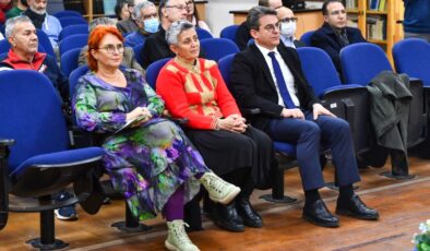 İzmir’de Cumhuriyet Söyleşileri: Demokrasi ve siyaset konuşuldu