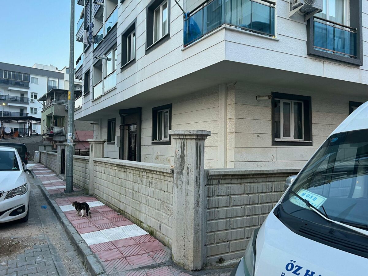Manisa’nın Yunusemre ilçesinde, 3 gün önce taşındıkları evde doğal gaz