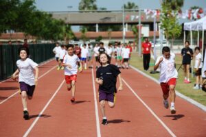 Karşıyaka Belediyesi; düzenlediği onlarca etkinlik, kurs ve turnuvalar ile 1