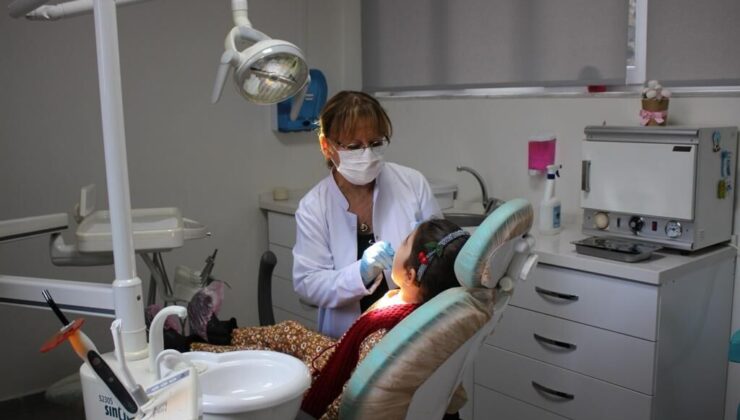 Karşıyaka’da bin 750 çocuk diş taramasından geçirildi