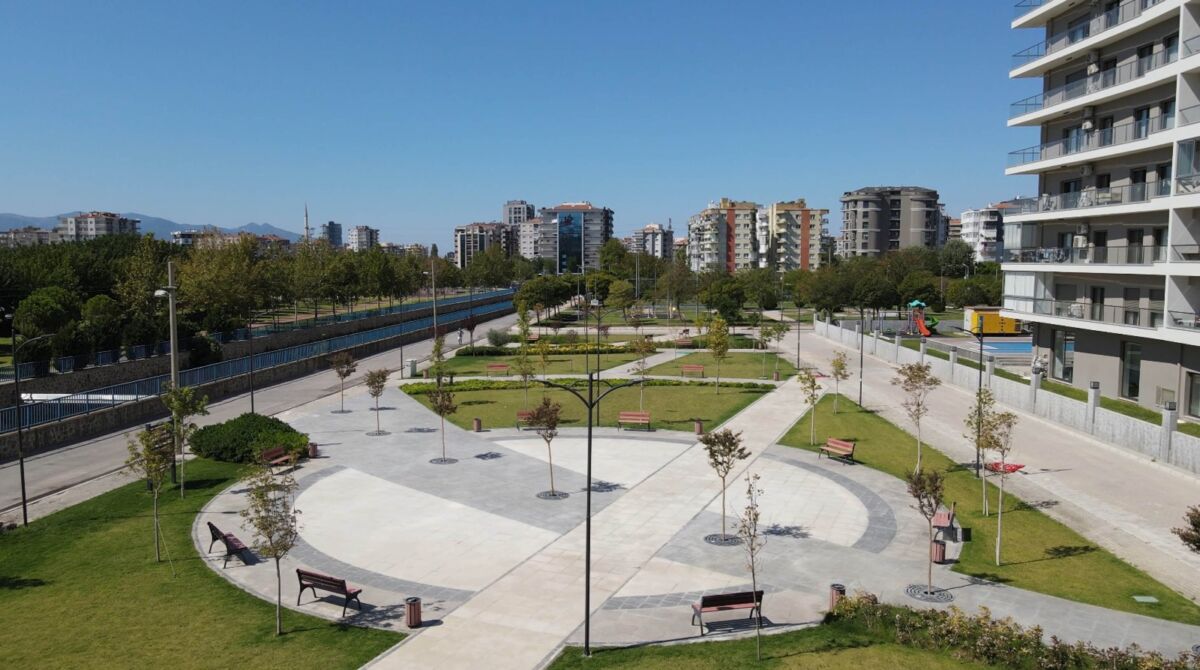 Bayraklı Belediyesi, son 4,5 yılda ilçenin farklı noktalarında yapılan 21