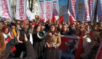 CHP Karşıyaka’dan ‘Yaşasın Cumhuriyet’ mitingi: Adalet Bakanlığına çağrıda bulunuldu