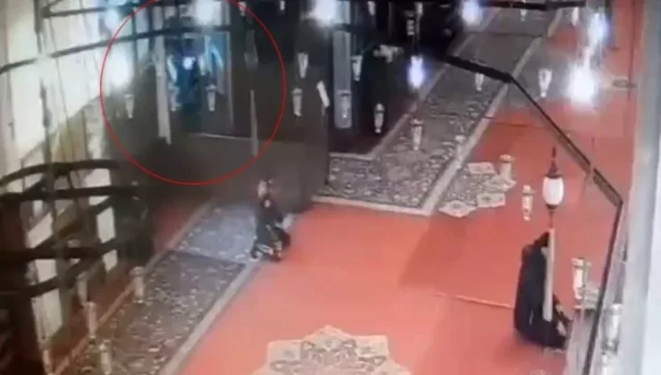 Camideki bıçaklı saldırının görüntüleri ortaya çıktı