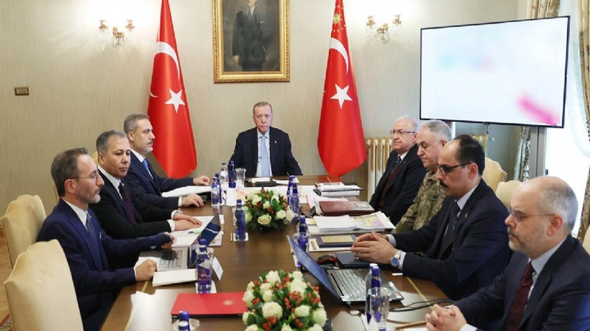 Güvenlik zirvesi sonrası yapılan açıklamada, "Türkiye'nin güney sınırlarında herhangi bir