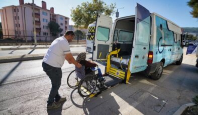 Gaziemir Belediyesi’nden hasta ve engellilere destek: 15 bin 184 nakil hizmeti