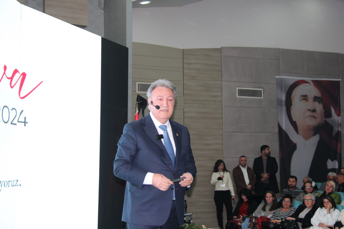 Başkan İduğ başkanlık dönemini değerlendirdi: ‘Memnuniyet oranı yüzde 74,9’ Bornova Belediye Başkanı Mustafa İduğ basın toplantısı düzenledi. Gazetecilerle bir