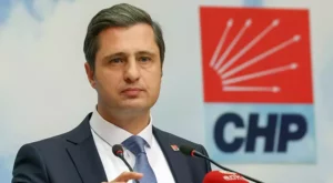 İstanbul’da hilafet bayrakları açılmasına tepki gösteren üniversite öğrencisinin tutuklanmasına CHP