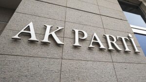 AK Parti Seçim Koordinasyon Merkezi (SKM) Başkanı Ahmet Özdemir, 31