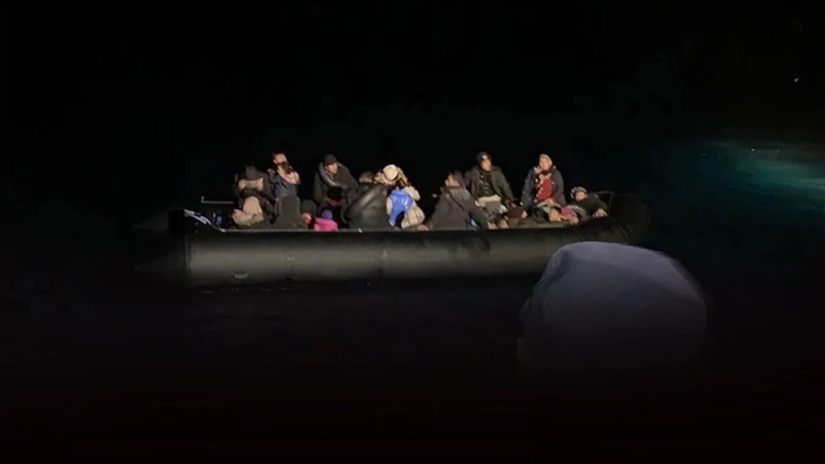 Sahil Güvenlik Komutanlığı’nın açıklamasına göre, İzmir’in Seferihisar ilçesi açıklarında bir