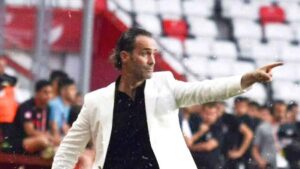 1’inci Lig’de düşme hattında yer alan Altay’da geçen hafta istifa