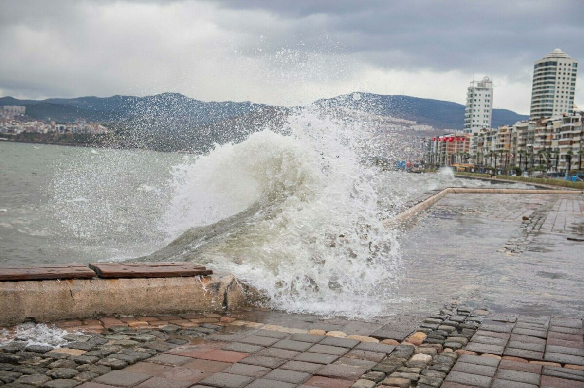 Meteoroloji’den yarın Ege Denizi için fırtına uyarısında bulunuldu. Meteoroloji 2.