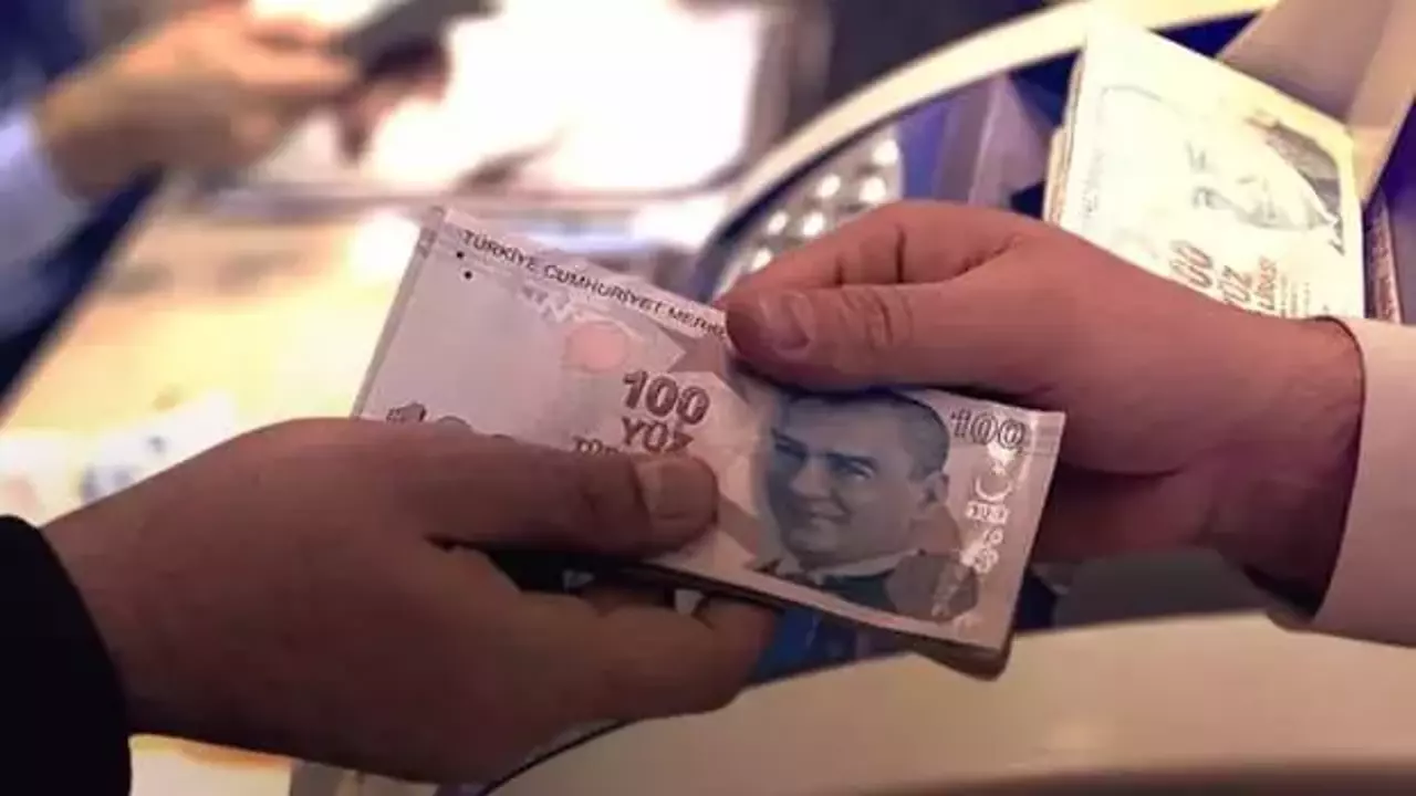 Memur ve emeklinin gözü, bugün açıklanacak enflasyon rakamlarında! Milyonlarca memur ve emekli, enflasyon rakamlarının açıklanmasını sabırsızlıkla bekliyor. Türkiye