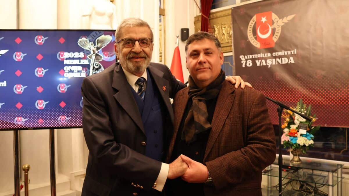 Menderes Belediye Başkan V. Erkan Özkan Türkiye Gazeteciler Cemiyeti’ndeki törene