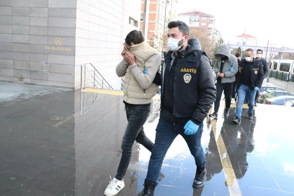 Eskişehir polisi tarafından “Barbia-ES” adı verile fuhuş operasyonu düzenlendi. Eskişehir