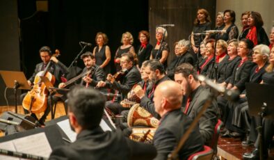 Karşıyaka’da ‘Bilge Çınarlar’dan Türk Sanat Müziği Konseri