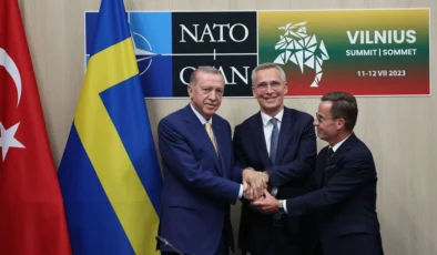 Türkiye, İsveç’in NATO üyeliğini onayladı