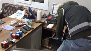 İzmir merkezli 3 ilde, ‘naylon fatura’ düzenleyip, vergi kaçırarak devleti