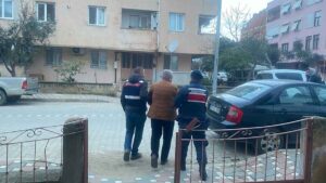İzmir merkezli 9 ilde sol terör örgütlerine yönelik düzenlenen operasyonda