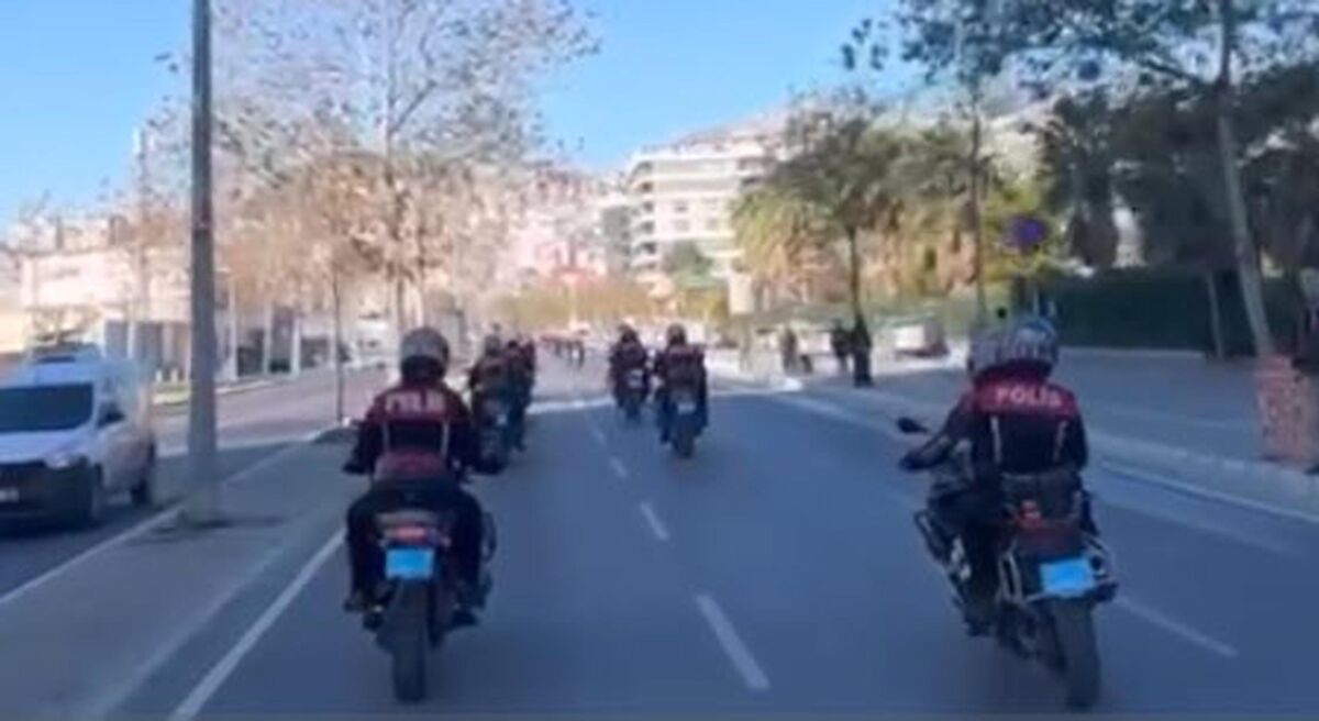 İzmir’de, motosikletli polislerin bir hafta içerisinde gerçekleştirdiği denetimlerde, çeşitli suçlardan