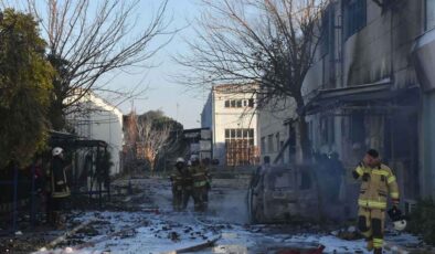 İzmir’de parfüm fabrikasında çıkan yangında ölenlerin sayısı 3’e yükseldi