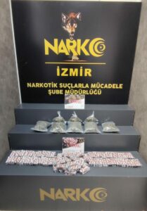 İzmir’in farklı beş ilçesinde düzenlenen operasyonda çeşitli miktarlarda ve türlerde