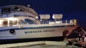 İzmir Konak'ta Bostanlı Konak seferinde olan 'Mustafa Günay' adlı yolcu