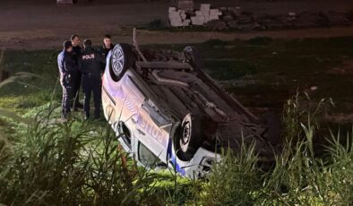 Çiğli’de kaza: Polis aracı devrildi: 3 yaralı