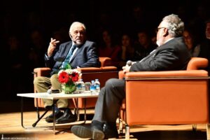 İzmir Büyükşehir Belediyesi, “Cumhuriyetimizin 101.Yılı’’ söyleşisinde ünlü bilim insanları Prof.