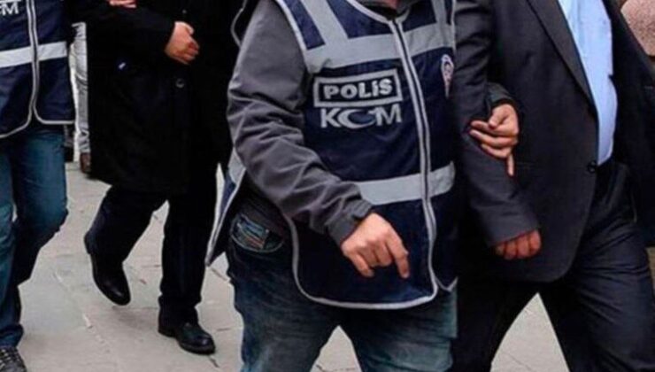 İzmir’de FETÖ ve silah kaçakçılığı suçlarından aranan iki şüpheli, yakalandı