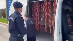 Bursa’nın Gemlik ilçesindeki bir akaryakıt istasyonunun oto yıkama bölümünde 2
