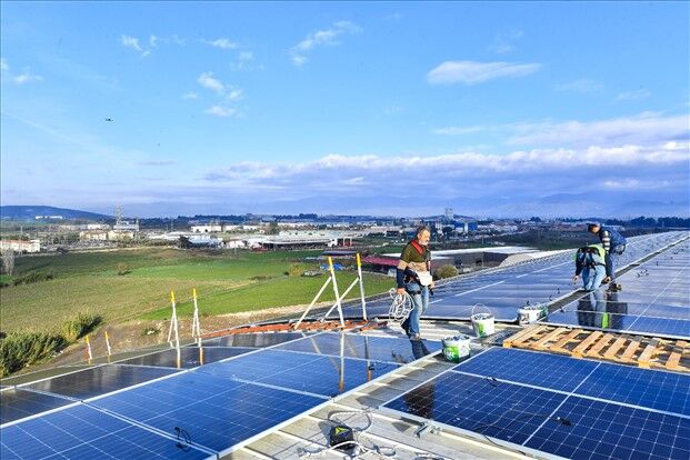 İzmir’de GES seferberliği: Tire’ye 2 bin 60 güneş enerjisi paneli kuruluyor